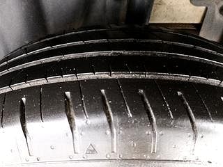 Used 2019 Renault Captur [2017-2020] Platine Diesel Dual tone Diesel Manual tyres LEFT REAR TYRE TREAD VIEW