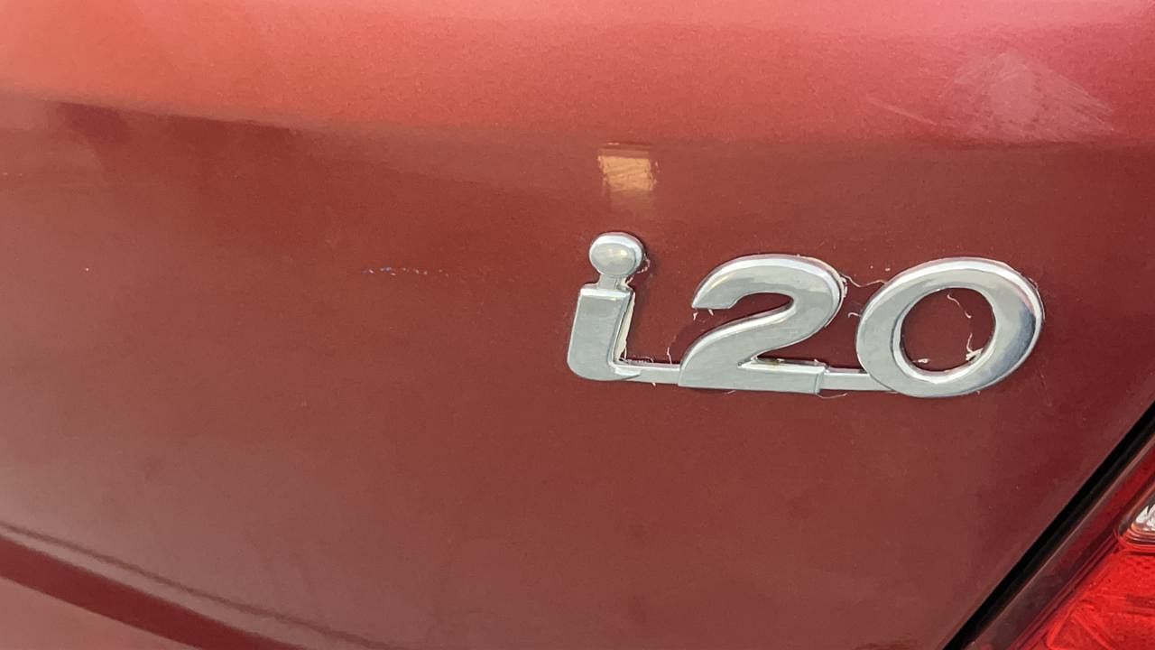 Used 2011 Hyundai i20 [2008-2012] Magna 1.2 Petrol Manual dents MINOR DENT