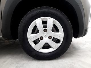 Used 2017 Renault Kwid [2015-2019] 1.0 RXT AMT Opt Petrol Automatic tyres RIGHT FRONT TYRE RIM VIEW
