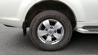Used 2014 Tata Safari Storme [2015-2019] 2.2 VX 4x2 Diesel Manual tyres RIGHT REAR TYRE RIM VIEW