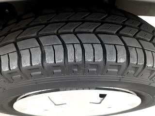Used 2021 Maruti Suzuki Eeco AC+HTR 5 STR Petrol Manual tyres RIGHT FRONT TYRE TREAD VIEW