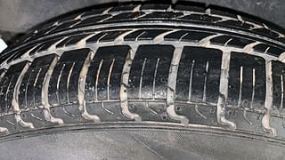 Used 2011 Maruti Suzuki Swift [2007-2011] VDi Diesel Manual tyres RIGHT REAR TYRE TREAD VIEW