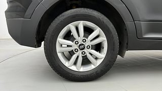 Used 2016 Hyundai Creta [2015-2018] 1.6 SX Plus Auto Diesel Automatic tyres RIGHT REAR TYRE RIM VIEW