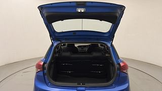 Used 2017 Hyundai Elite i20 [2017-2018] Magna Executive 1.2 Petrol Manual interior DICKY DOOR OPEN VIEW
