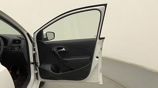 Used 2015 Volkswagen Polo [2015-2019] Comfortline 1.2L (P) Petrol Manual interior RIGHT FRONT DOOR OPEN VIEW