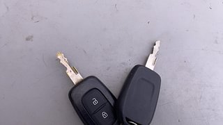 Used 2016 Renault Kwid [2015-2019] RXT Petrol Manual extra CAR KEY VIEW