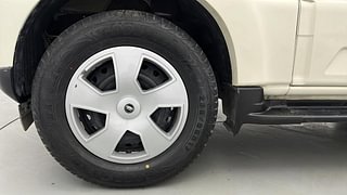 Used 2018 Mahindra Scorpio [2017-2020] S7 140 PS Diesel Manual tyres LEFT FRONT TYRE RIM VIEW