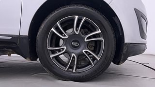 Used 2019 Mahindra Marazzo M8 Diesel Manual tyres RIGHT FRONT TYRE RIM VIEW