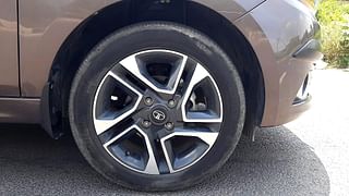 Used 2018 Tata Tigor Revotron XZA Petrol Automatic tyres RIGHT FRONT TYRE RIM VIEW