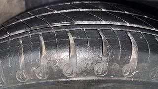 Used 2021 Datsun Redi-GO [2020-2022] T(O) 1.0 Petrol Manual tyres RIGHT FRONT TYRE TREAD VIEW