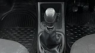 Used 2019 Renault Kwid [2015-2019] RXL Petrol Manual interior GEAR  KNOB VIEW