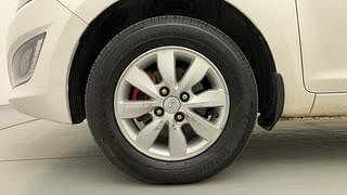 Used 2013 Hyundai i20 [2012-2014] Sportz 1.2 Petrol Manual tyres LEFT FRONT TYRE RIM VIEW
