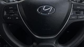 Used 2019 Hyundai Elite i20 [2018-2020] Sportz Plus 1.2 Petrol Manual top_features Airbags