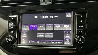 Used 2018 Mahindra Marazzo M6 8str Diesel Manual top_features Integrated (in-dash) music system