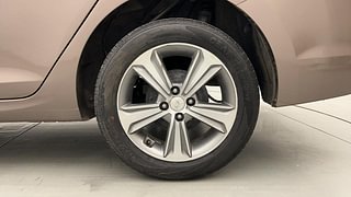 Used 2019 Hyundai Verna [2017-2020] 1.6 VTVT SX Petrol Manual tyres LEFT REAR TYRE RIM VIEW