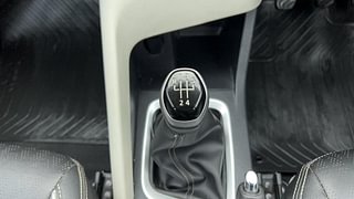 Used 2022 Nissan Magnite XL Petrol Manual interior GEAR  KNOB VIEW