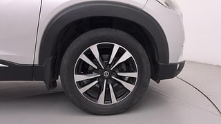 Used 2019 Nissan Kicks [2018-2020] XL Diesel Diesel Manual tyres RIGHT FRONT TYRE RIM VIEW