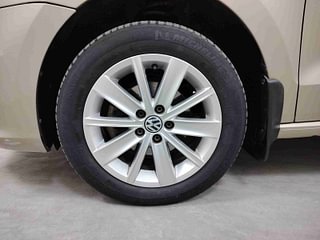 Used 2017 volkswagen Vento 1.5L Highline Diesel AT Diesel Automatic tyres LEFT FRONT TYRE RIM VIEW