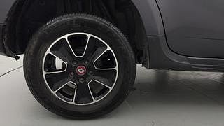 Used 2018 Renault Duster [2015-2019] 85 PS RXS MT Diesel Manual tyres RIGHT REAR TYRE RIM VIEW