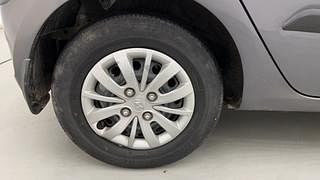 Used 2014 hyundai i10 Sportz 1.1 Petrol Petrol Manual tyres RIGHT REAR TYRE RIM VIEW