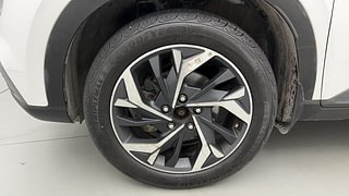 Used 2020 Hyundai Venue [2019-2021] S 1.0 Turbo DCT Petrol Automatic tyres LEFT FRONT TYRE RIM VIEW