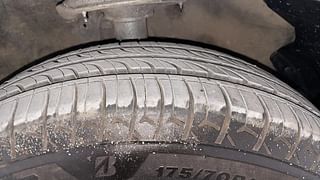 Used 2011 Hyundai i20 [2008-2012] Magna 1.2 Petrol Manual tyres RIGHT FRONT TYRE TREAD VIEW