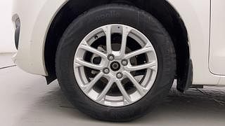 Used 2020 Maruti Suzuki Swift [2017-2021] ZXI Petrol Manual tyres LEFT FRONT TYRE RIM VIEW