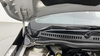 Used 2018 Renault Captur [2017-2020] RXE Petrol Petrol Manual engine ENGINE RIGHT SIDE HINGE & APRON VIEW