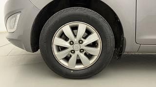 Used 2014 Hyundai i20 [2012-2014] Asta 1.2 Petrol Manual tyres LEFT FRONT TYRE RIM VIEW