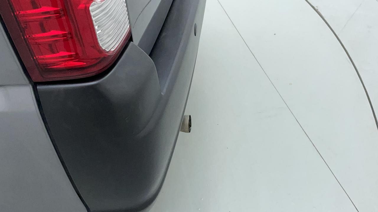 Used 2022 Maruti Suzuki Eeco AC(O) 5 STR Petrol Manual dents MINOR SCRATCH