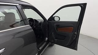 Used 2018 Maruti Suzuki Vitara Brezza [2016-2020] VDi (O) Diesel Manual interior RIGHT FRONT DOOR OPEN VIEW
