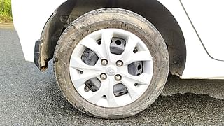 Used 2014 Hyundai Grand i10 [2013-2017] Magna 1.2 Kappa VTVT Petrol Manual tyres RIGHT REAR TYRE RIM VIEW
