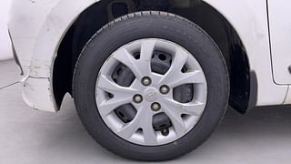 Used 2014 Hyundai Grand i10 [2013-2017] Sportz 1.1 CRDi Diesel Manual tyres LEFT FRONT TYRE RIM VIEW