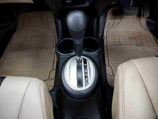Used 2015 Honda Amaze [2013-2016] 1.2 VX AT i-VTEC Petrol Automatic interior GEAR  KNOB VIEW