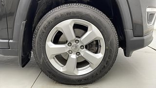 Used 2018 JEEP Compass [2017-2021] Limited 1.4 Petrol AT Petrol Automatic tyres RIGHT FRONT TYRE RIM VIEW