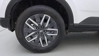 Used 2022 Hyundai Venue S Plus 1.5 CRDi Diesel Manual tyres RIGHT REAR TYRE RIM VIEW