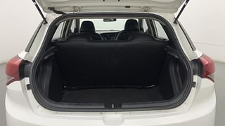 Used 2017 Hyundai Elite i20 [2014-2018] Sportz 1.2 Petrol Manual interior DICKY INSIDE VIEW