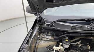 Used 2019 Honda Amaze [2018-2021] 1.2 VX i-VTEC Petrol Manual engine ENGINE RIGHT SIDE HINGE & APRON VIEW