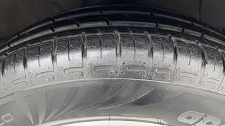 Used 2015 Hyundai Grand i10 [2013-2017] Asta AT 1.2 Kappa VTVT Petrol Automatic tyres RIGHT FRONT TYRE TREAD VIEW