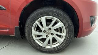 Used 2014 Maruti Suzuki Swift [2011-2017] ZXi Petrol Manual tyres RIGHT FRONT TYRE RIM VIEW