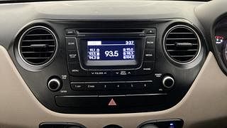 Used 2015 Hyundai Grand i10 [2013-2017] Sportz 1.2 Kappa VTVT Petrol Manual top_features Integrated (in-dash) music system