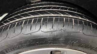 Used 2017 Maruti Suzuki Baleno [2015-2019] Alpha AT Petrol Petrol Automatic tyres RIGHT REAR TYRE TREAD VIEW