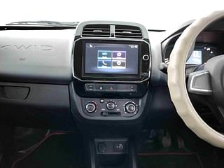 Used 2022 Renault Kwid 1.0 RXT AMT Opt Petrol Automatic interior MUSIC SYSTEM & AC CONTROL VIEW