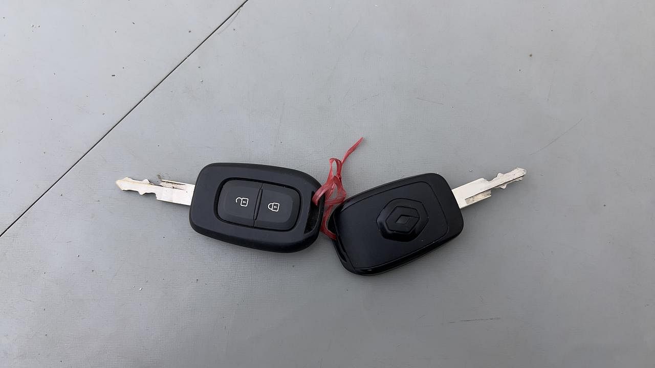 Used 2019 Renault Kwid CLIMBER 1.0 AMT Petrol Automatic extra CAR KEY VIEW