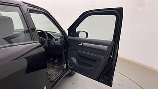 Used 2011 Maruti Suzuki Swift [2007-2011] VDi Diesel Manual interior RIGHT FRONT DOOR OPEN VIEW
