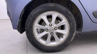 Used 2015 Hyundai Grand i10 [2013-2017] Asta AT 1.2 Kappa VTVT Petrol Automatic tyres RIGHT REAR TYRE RIM VIEW