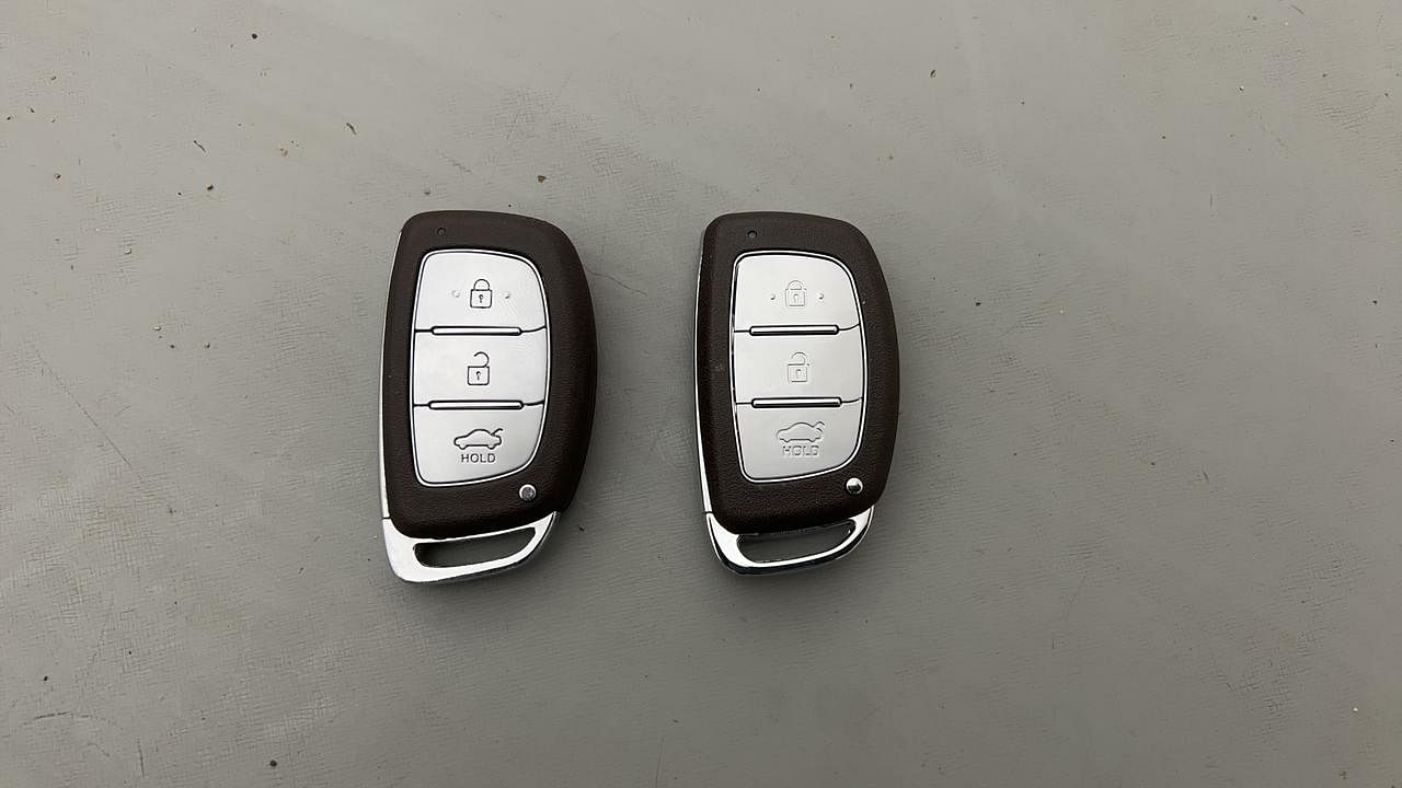 Used 2020 Hyundai Grand i10 Nios Asta 1.2 Kappa VTVT Petrol Manual extra CAR KEY VIEW