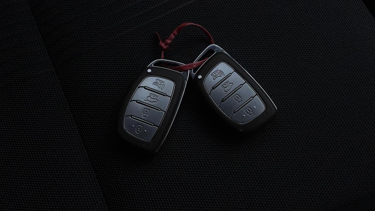 Used 2021 Hyundai Venue [2019-2022] SX 1.0 (O) Turbo iMT Petrol Manual extra CAR KEY VIEW