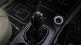 Used 2017 Mahindra XUV500 [2015-2018] W10 Diesel Manual interior GEAR  KNOB VIEW