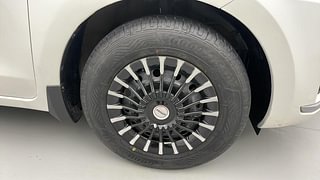 Used 2018 Maruti Suzuki Dzire [2017-2020] VXI AMT Petrol Automatic tyres RIGHT FRONT TYRE RIM VIEW